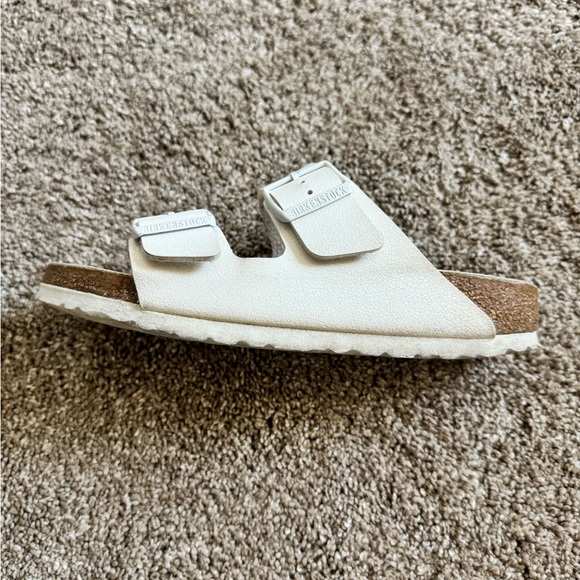 Birkenstock white sandals with colorful footbed. Size 37 or 6.5 US - Picture 3 of 6